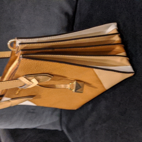 New! Michael Kors Brown/Tan/White Accordion Medium Tote - Picture 4 of 7